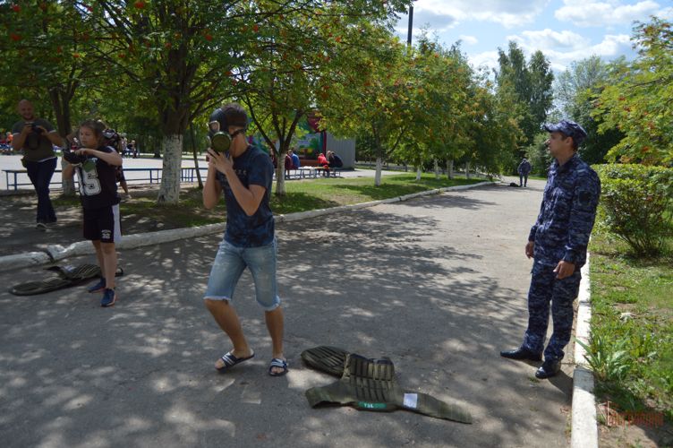 Для юных орловчан Росгвардейцы организовали военно-спортивную эстафету