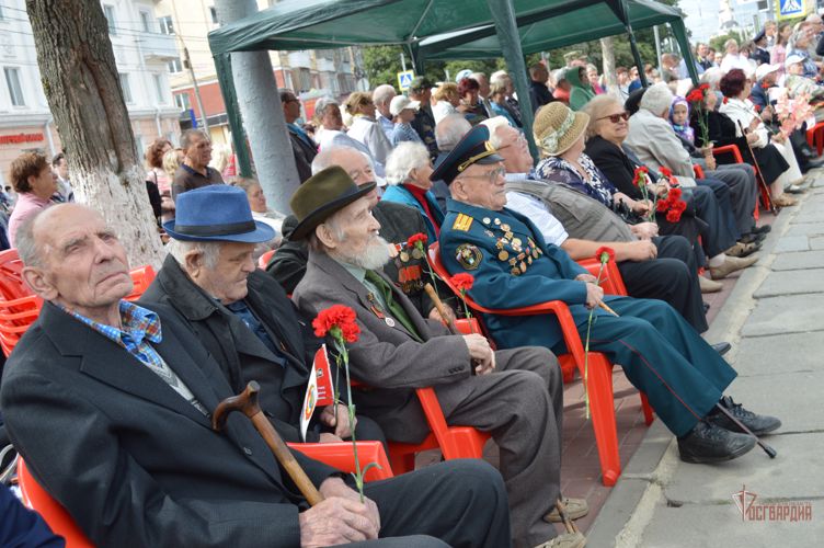 Заместитель начальника регионального Управления Росгвардии принял участие в торжественных мероприятиях по случаю 76-ой годовщины освобождения Орла от немецко-фашистских захватчиков