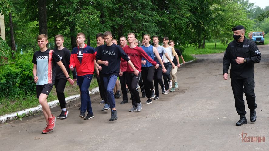 В подшефном ОМОН техникуме путей сообщения проходят учебные сборы будущих защитников Отечества