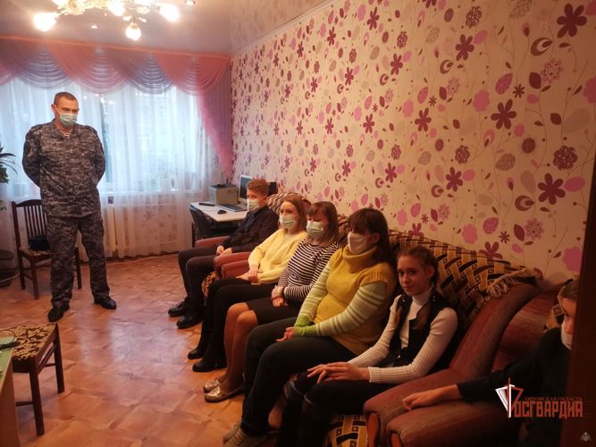 Офицер Росгвардии рассказал учащимся орловских школ о способах борьбы с экстремизмом