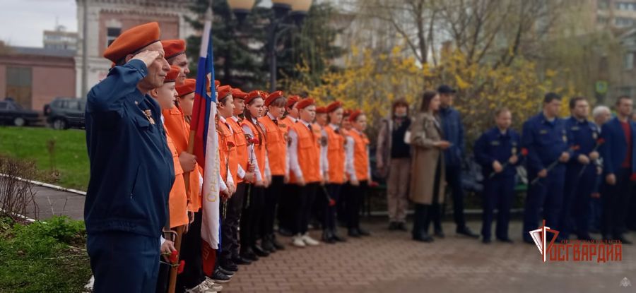 В Орле росгвардейцы почтили память жертв Чернобыля