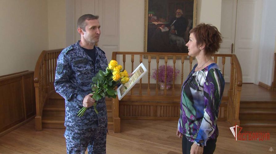 Орловские росгвардейцы поздравили коллектив музея-заповедника «Спасское-Лутовиново»