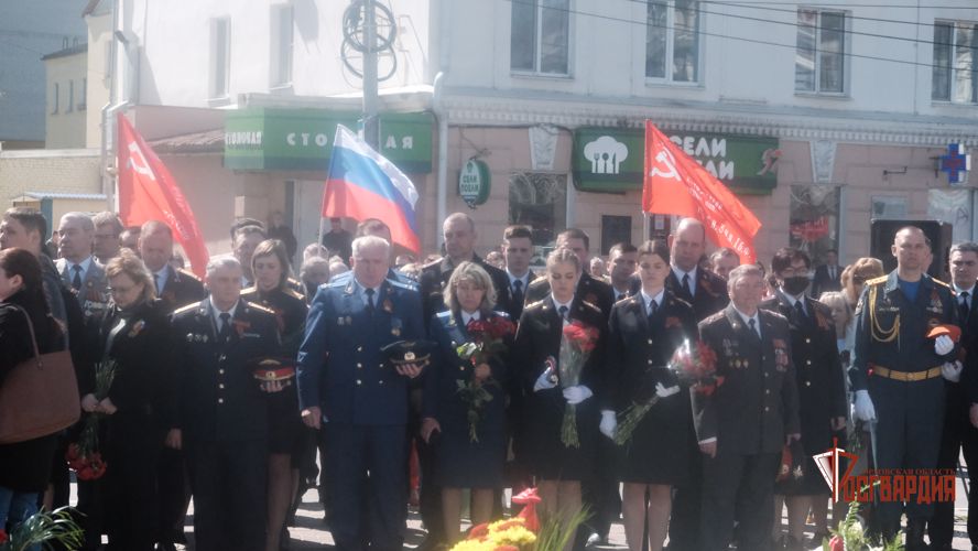В преддверии 77-летия Победы в Великой Отечественной войне орловские росгвардейцы приняли участие в митинге Памяти