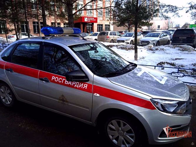 В ночном пивбаре росгвардейцы пресекли потасовку и задержали ее зачинщиков