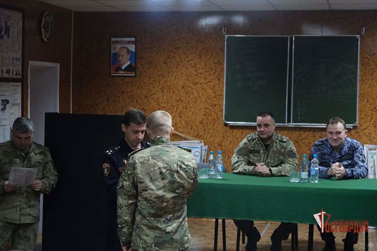 За участие в СВО орловским росгвардейцам вручили госнаграды