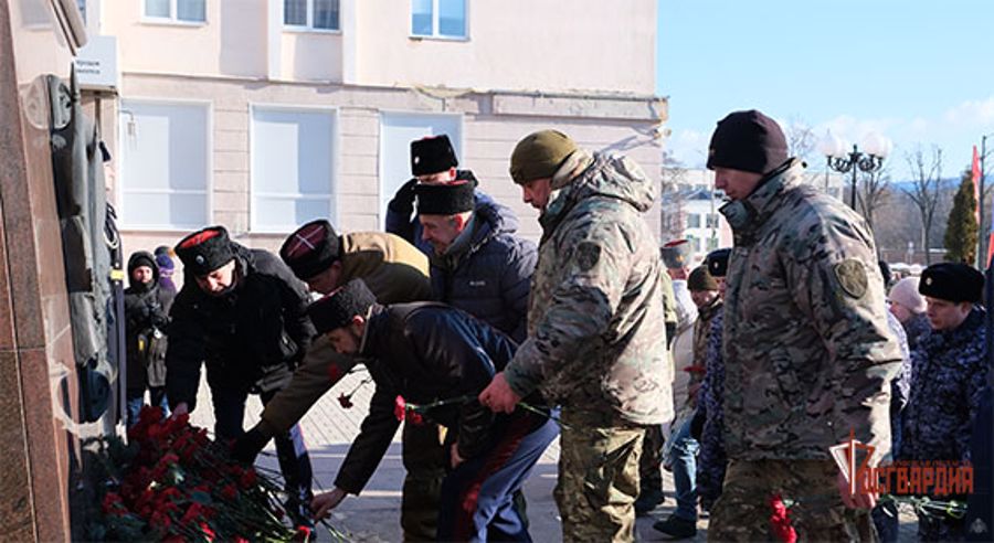 Росгвардейцы и жители Орловской области почтили память защитников Отечества