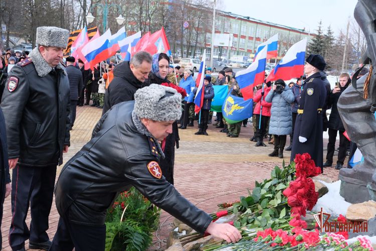 Орловские росгвардейцы почтили память воинов-интернационалистов