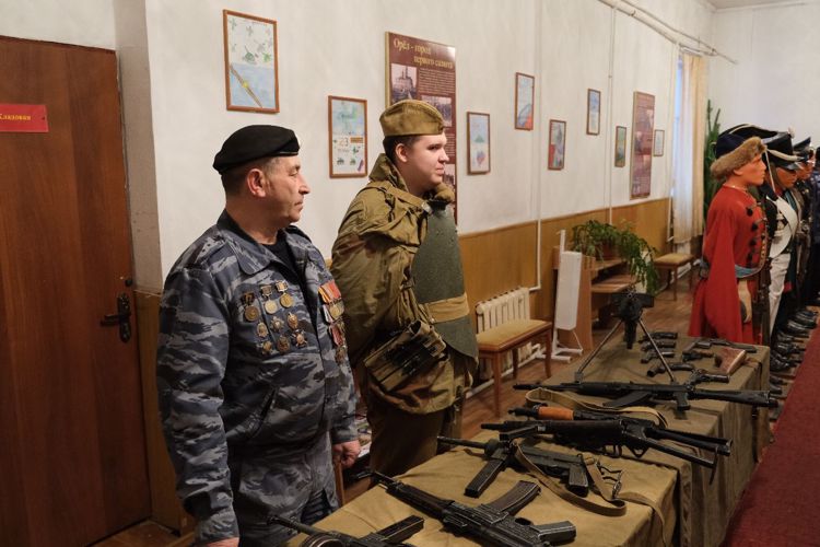 В Орле росгвардейцев поздравили с Днем защитника Отечества
