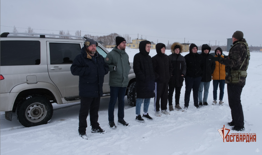 СОБР «Орел» провел полевой выход для молодежи