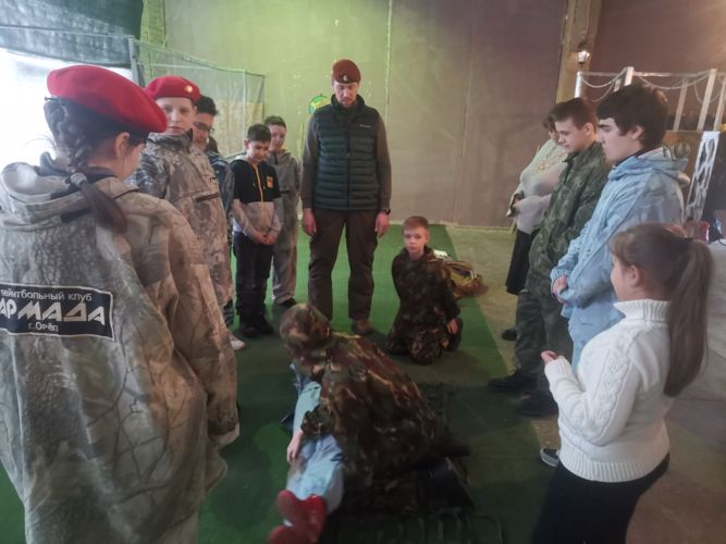 Росгвардейцы приняли участие в полевом выходе орловских юнармейцев