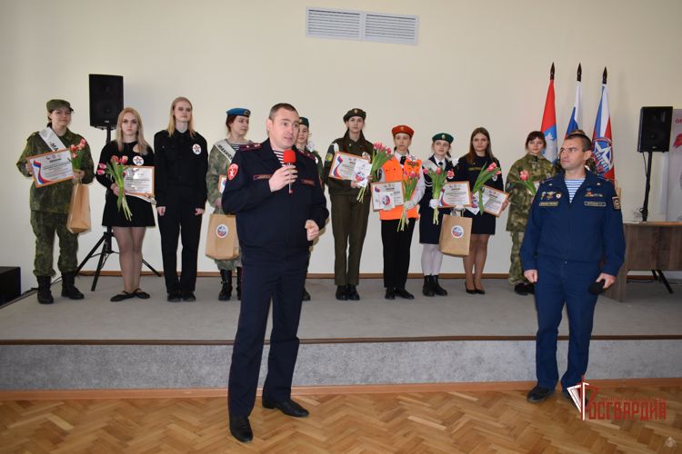 В Орле росгвардейцы определили победителей конкурса «Макияж под камуфляж»