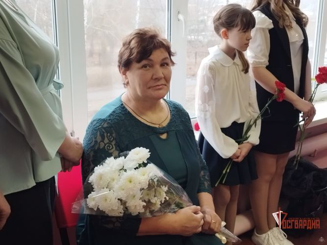 В Орловской области росгвардейцы открыли «Парту Героя» в память о кавалере ордена Мужества Артеме Омельчуке
