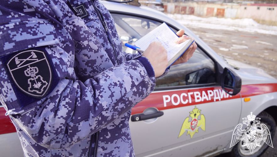 В выходные орловские росгвардейцы выезжали по сигналу «Тревога» в бар и три супермаркета