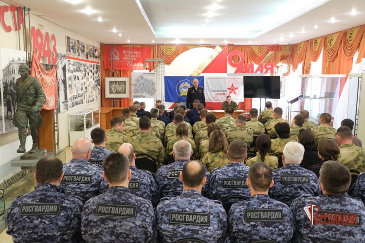  В Орле сотрудники и военнослужащие Росгвардии написали «Диктант Победы»