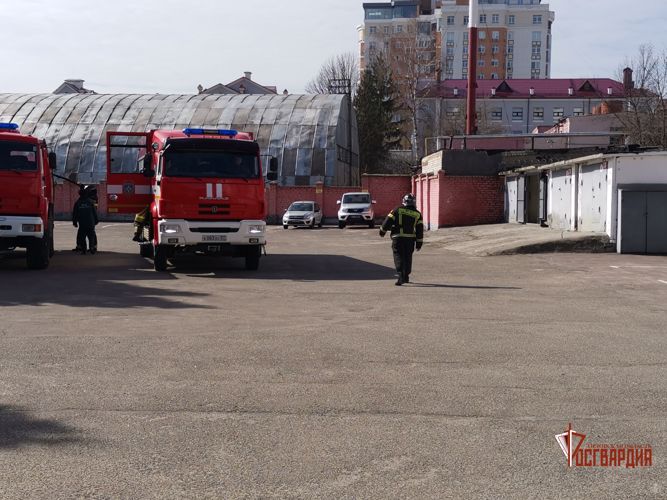 В Орле сотрудники вневедомственной охраны приняли участие в пожарно-тактическом учении