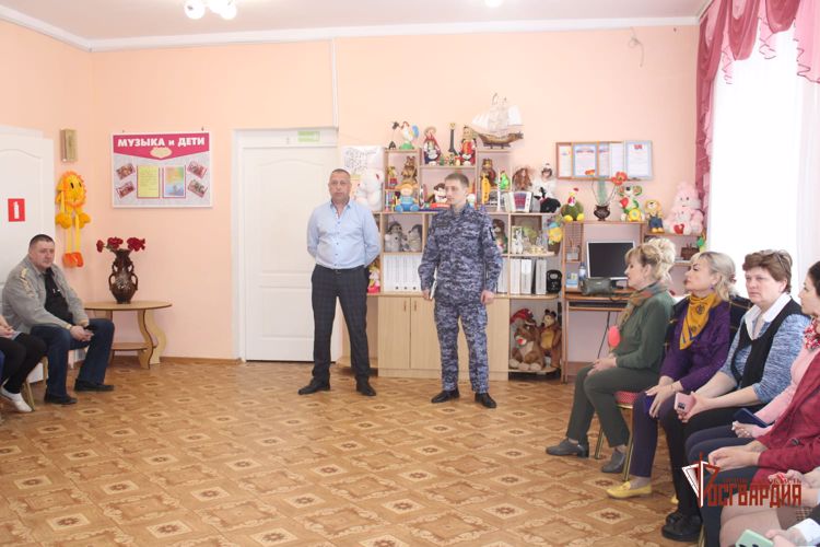 Ливенские росгвардейцы провели занятие по действиям в случае террористических угроз на социально значимых объектах