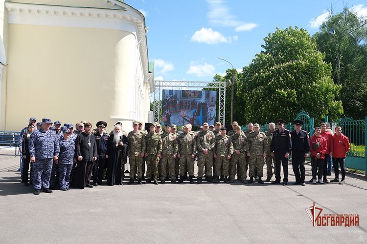 В Орле росгвардейцы поклонились мощам Георгия Победоносца