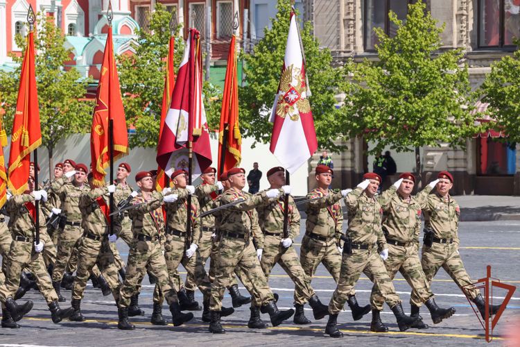 Военнослужащие Росгвардии приняли участие в военном параде на Красной площади
