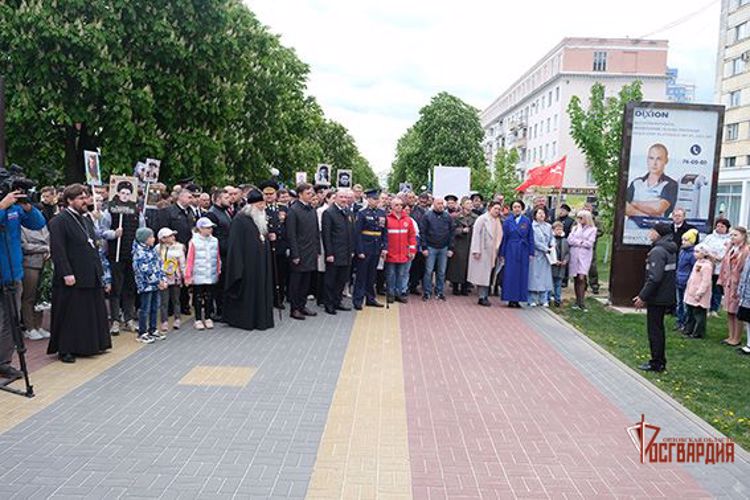 В День Победы росгвардейцы возложили цветы к стеле «Орел — город воинской славы»