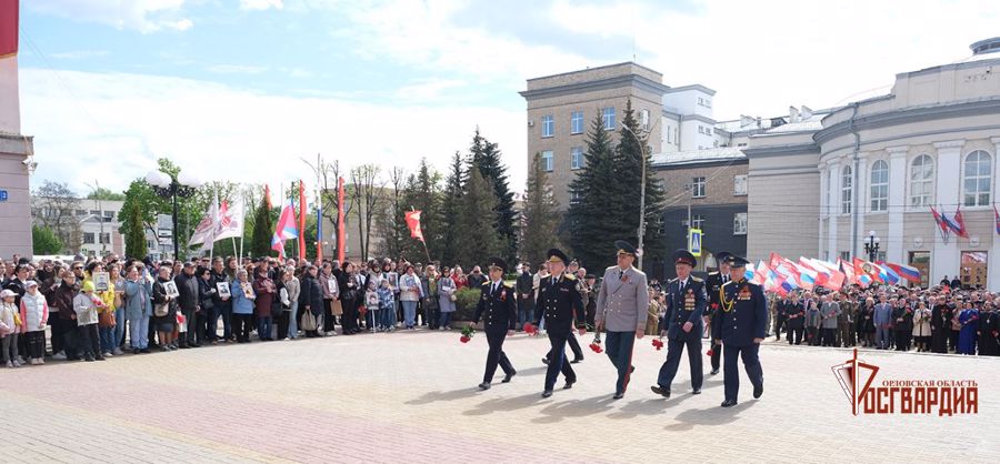 В День Победы росгвардейцы возложили цветы к стеле «Орел — город воинской славы»