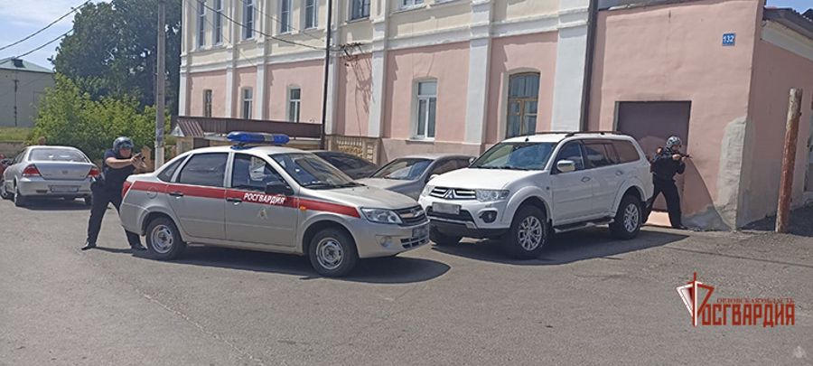 В Ливнах росгвардейцы провели антитеррористическую тренировку