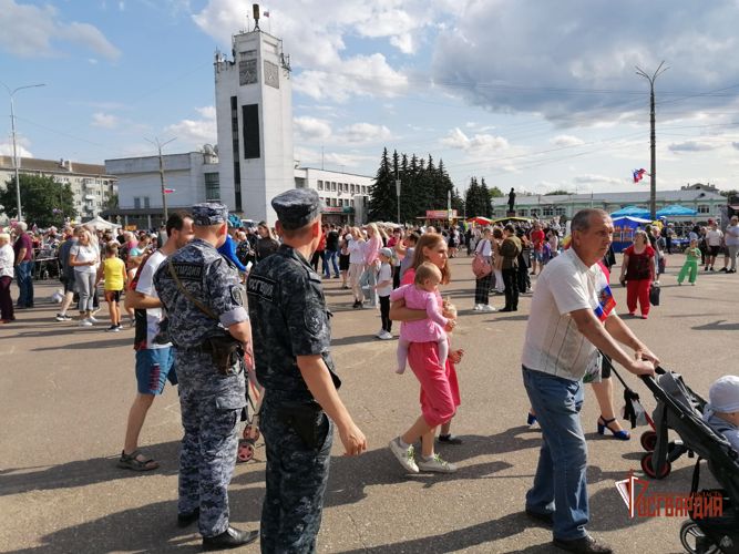 Росгвардия обеспечила охрану общественного порядка во время массового празднования Дня города Мценска
