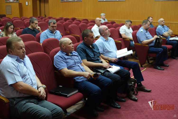 В Орле сотрудники госконтроля Росгвардии провели рабочую встречу с представителями подразделений охраны важных объектов