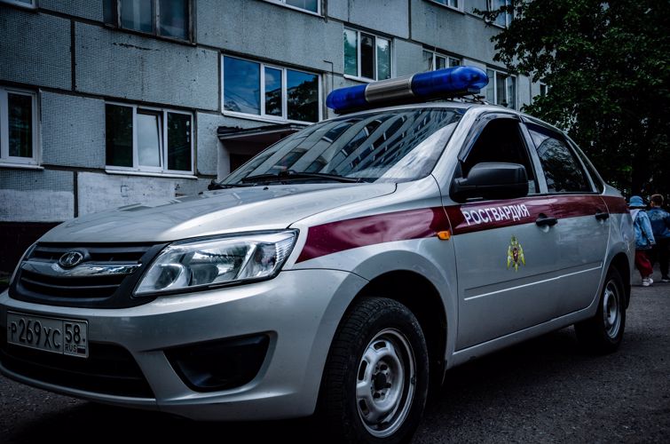 Орловские росгвардейцы пресекли правонарушения на объектах промышленности, общепита и торговли