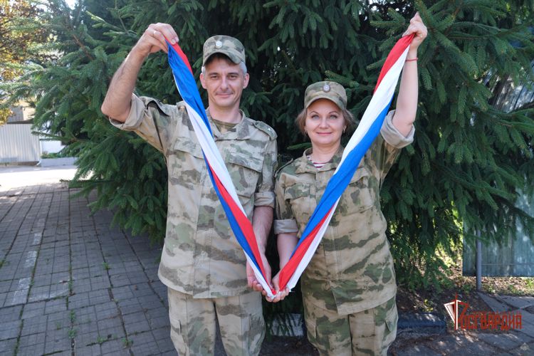 Орловские росгвардейцы поддержали акцию «Цвета Российского Флага»
