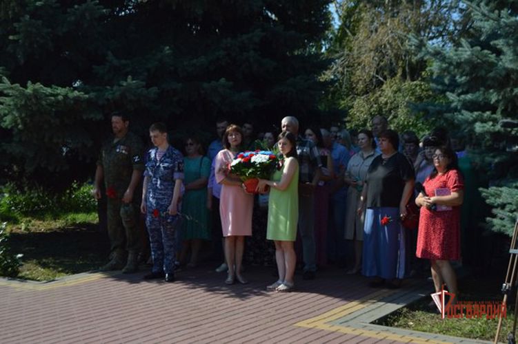 В Ливнах сотрудники Росгвардии почтили память погибших защитников Отечества и жертв фашизма