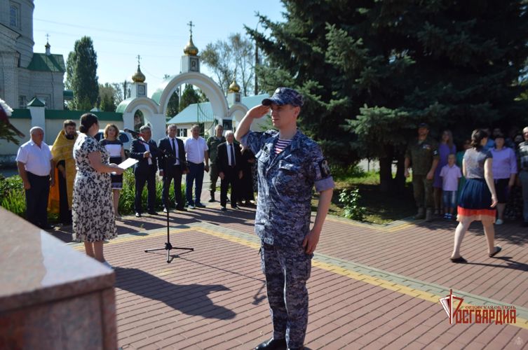 В Ливнах сотрудники Росгвардии почтили память погибших защитников Отечества и жертв фашизма