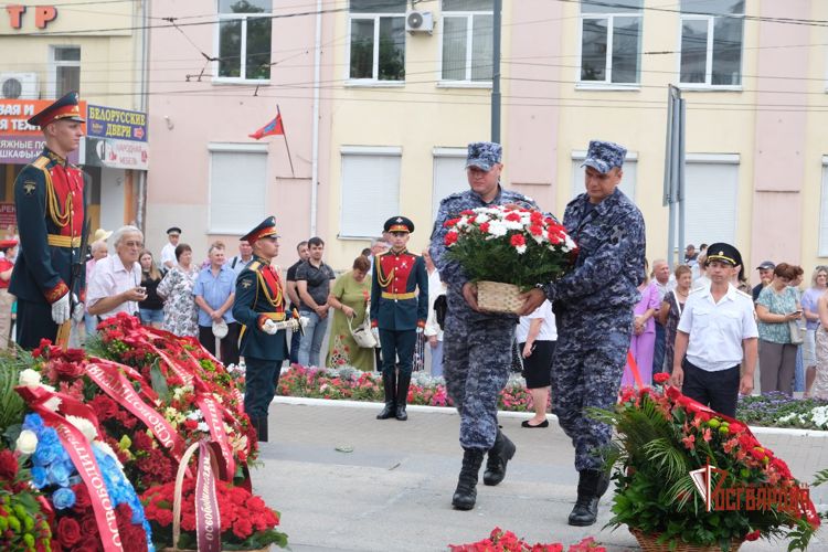 В Орле росгвардейцы почтили память погибших в годы Великой Отечественной войны