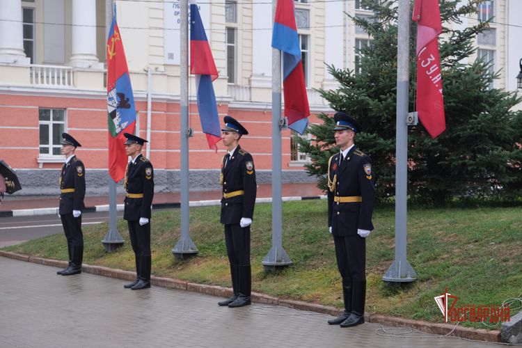 Орловские росгвардейцы приняли участие в торжествах по случаю Дня Государственного флага России