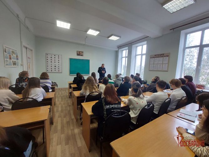 Росгвардия напомнила орловским студентам правила общения в сети «Интернет»