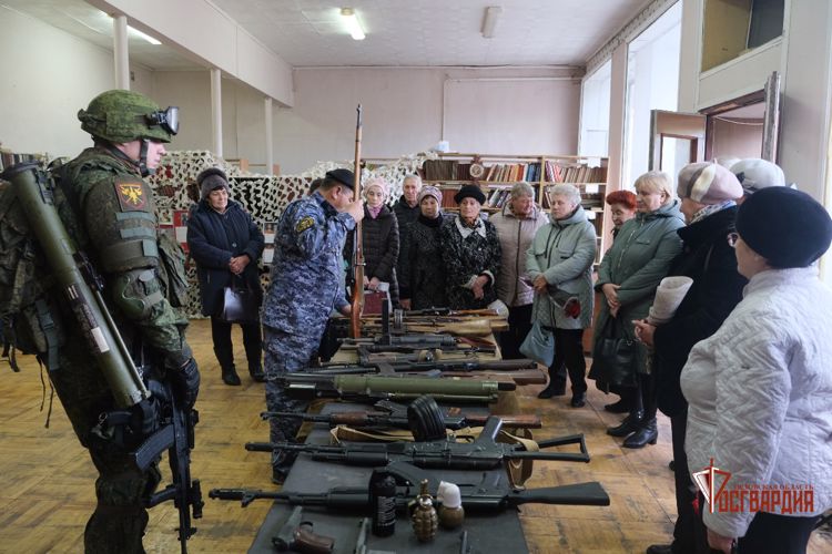 Военно-патриотический клуб «Орел» провел экскурсию для семей погибших при исполнении служебного долга росгвардейцев