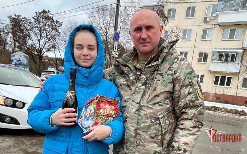 «Дед Мороз специального назначения» поздравил подшефные семьи орловских росгвардейцев с Новым годом и Рождеством