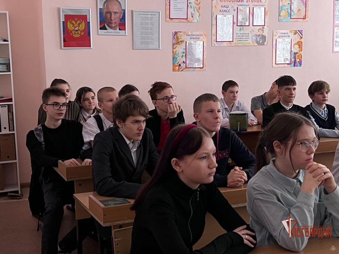Офицер Росгвардии напомнил орловским школьникам правила безопасности
