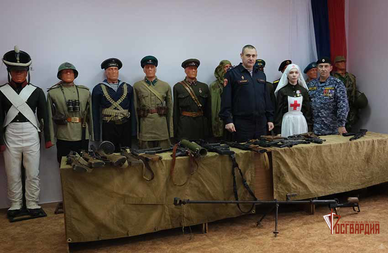Воспитанники Некрасовской школы-интерната поздравили росгвардейцев с Днем защитника Отечества