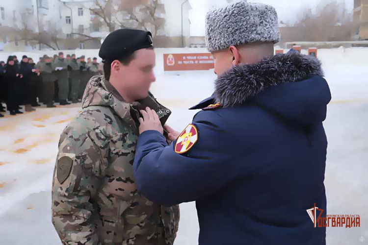 Начало трудовых будней орловских росгвардейцев началось с вручения госнаград