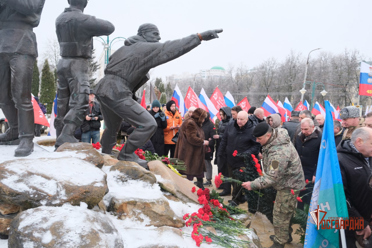 В Орле сотрудники и военнослужащие Росгвардии отдали долг памяти воинам-интернационалистам