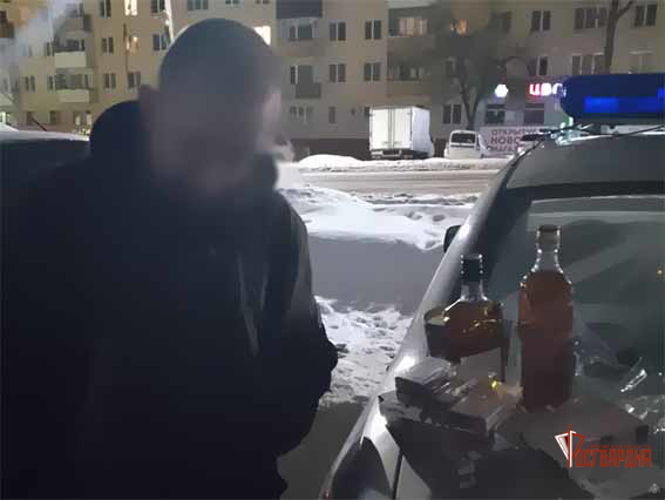 Судимого орловца росгвардейцы задержали в момент совершения кражи и повреждения чужого имущества