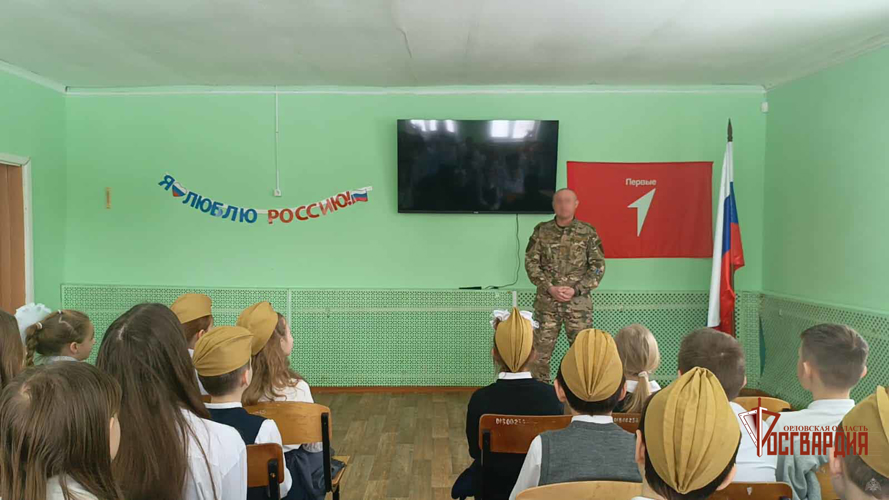 Сотрудников ОМОН «Крепость» пригласили в сельскую школу