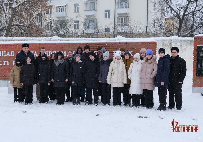 Накануне Дня защитника Отечества росгвардейцы провели экскурсию для орловских школьников