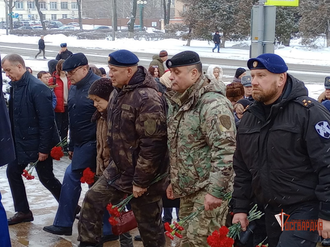 В Орле росгвардейцы почтили память защитников Отечества