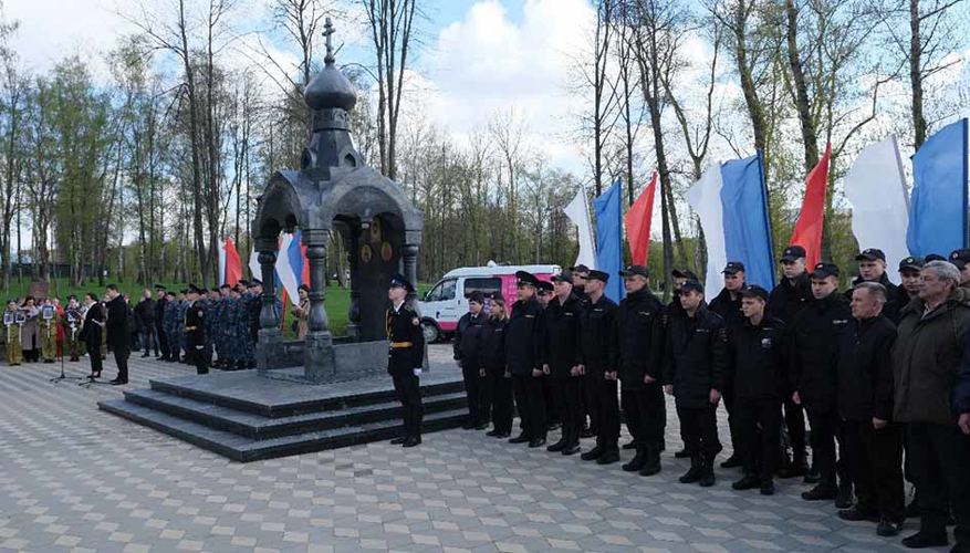 В Орле росгвардейцы поддержали акцию «Сад Памяти»