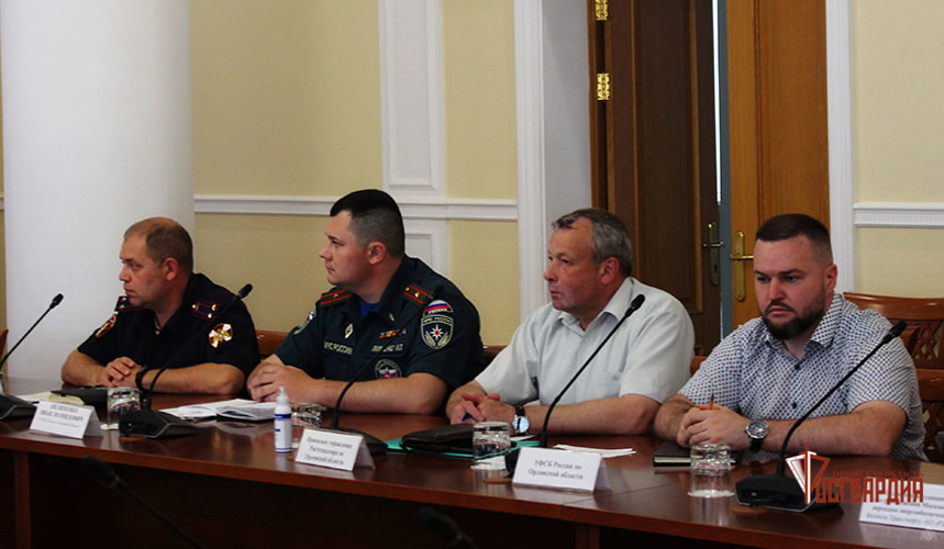 В Орле росгвардейцы контролируют безопасность объектов топливно-энергетического комплекса