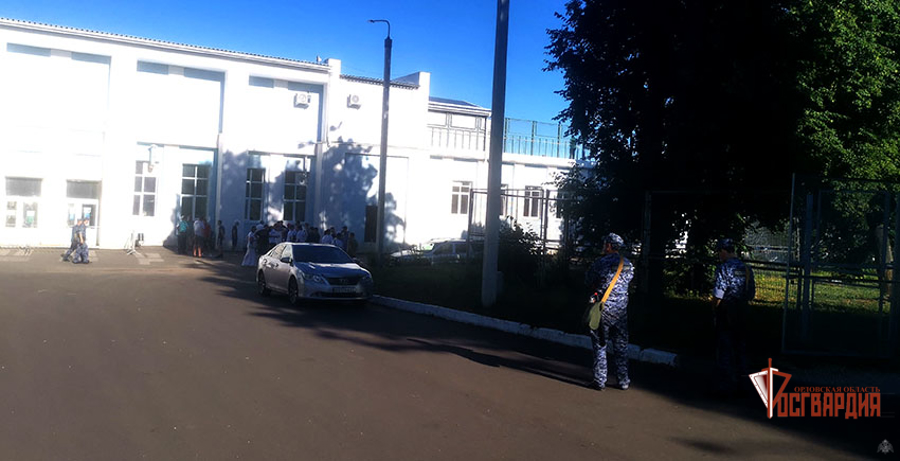 Росгвардейцы обеспечили правопорядок на футбольном матче в Орле