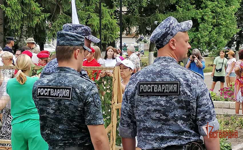 Росгвардейцы обеспечили безопасность Дня города во Мценске