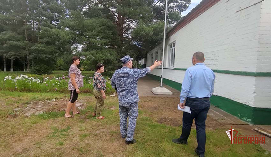 Орловские росгвардейцы приступили к проверке школ