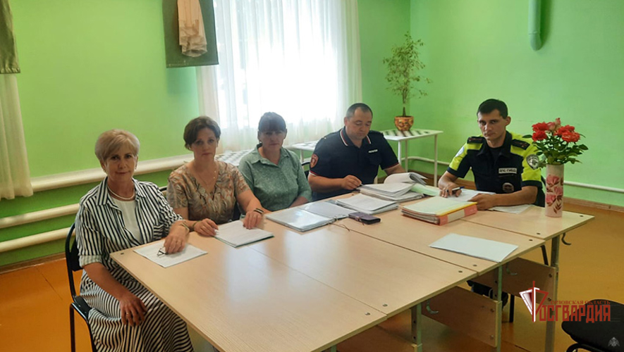 Орловские росгвардейцы приступили к проверке школ